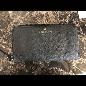 Kate spade zipped wallet/wristlet